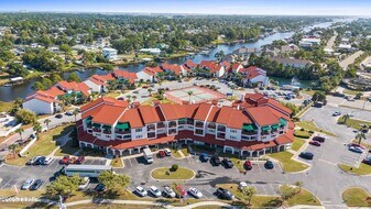 8730 Thomas Dr in Panama City Beach, FL - Building Photo