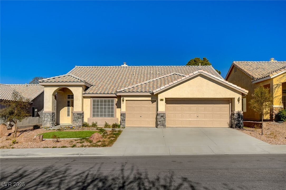 680 Pansy Pl in Henderson, NV - Building Photo