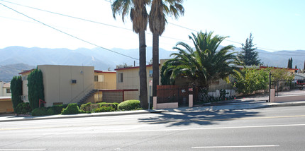 4133 La Crescenta Ave in La Crescenta, CA - Foto de edificio - Building Photo