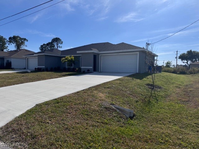 119 Pine Ln in Lehigh Acres, FL - Building Photo