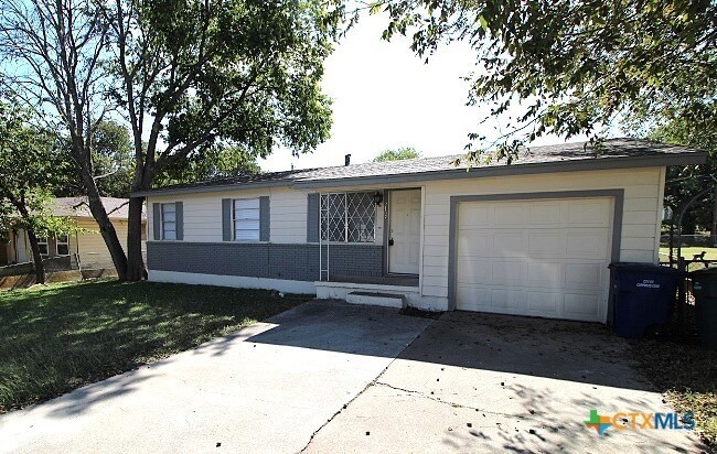 property at 2107 Brantley Ave