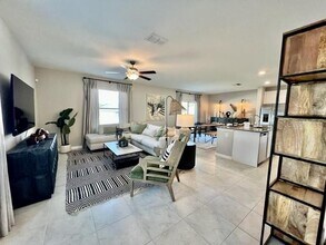 154 Argyll Dr in Spring Hill, FL - Building Photo - Building Photo
