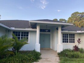 16330 E Wiltshire Dr, Unit 1 in Loxahatchee, FL - Foto de edificio - Building Photo