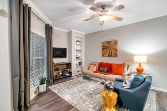 Hollister Place in Houston, TX - Foto de edificio - Building Photo