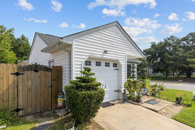 3500 Bunyan Rd in Virginia Beach, VA - Foto de edificio - Building Photo
