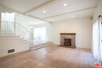 260 S El Camino Dr in Beverly Hills, CA - Building Photo - Building Photo