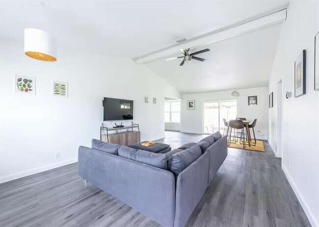 9715 Dallum Dr in Austin, TX - Building Photo - Building Photo