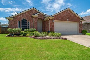 3211 Fluvia in Grand Prairie, TX - Building Photo