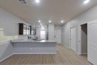721 St James Pl in Newcastle, OK - Building Photo - Building Photo