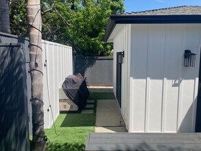 8416 Glider Ave in Westchester, CA - Building Photo - Building Photo