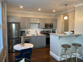 118 Riverway in Boston, MA - Building Photo - Building Photo