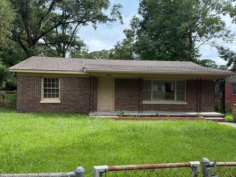 2207 Webb Ave in Mobile, AL - Building Photo