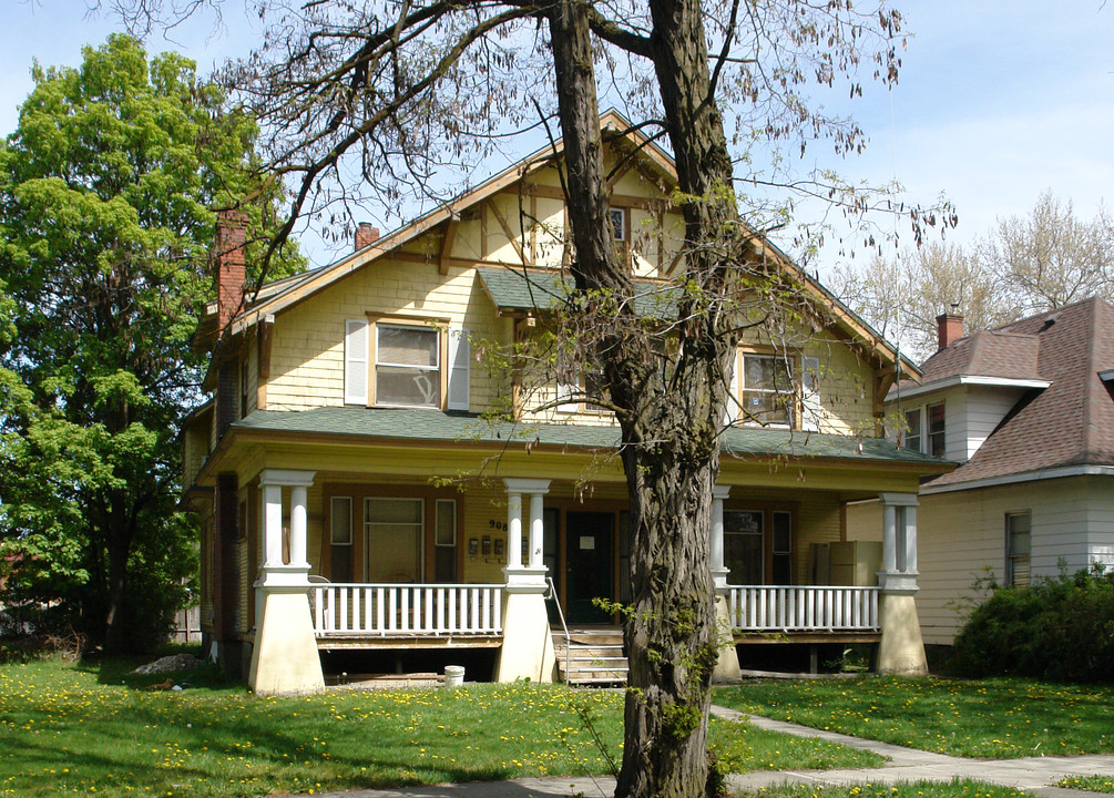 908 W Spofford Ave in Spokane, WA - Building Photo