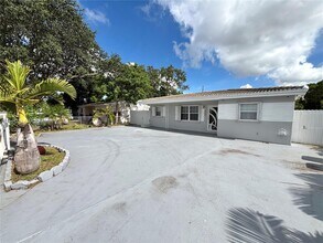 6231 Mayo St in Hollywood, FL - Building Photo - Building Photo