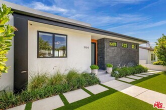 2120 Marine St in Santa Monica, CA - Building Photo - Building Photo