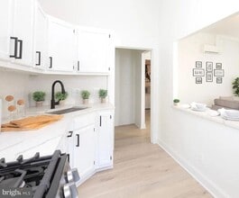 816 Park Ave in Baltimore, MD - Building Photo - Building Photo