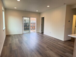 20487 Bard Ct in Bend, OR - Building Photo - Building Photo