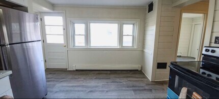 26-28 Depot St in Hillsboro, NH - Foto de edificio - Building Photo