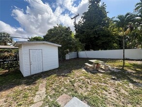 191 W 59th St in Hialeah, FL - Building Photo - Building Photo