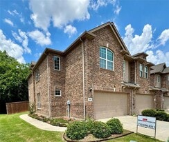 245 Barrington Ln in Lewisville, TX - Building Photo