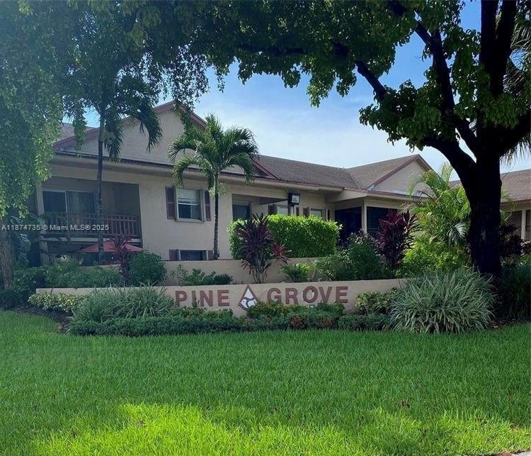 11295 SW 88th St in Miami, FL - Foto de edificio