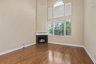 5812 La Vista Dr in Dallas, TX - Building Photo - Building Photo