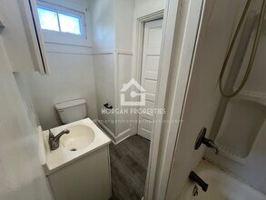 225 N 10th St, Unit .5 in New Castle, IN - Building Photo - Building Photo