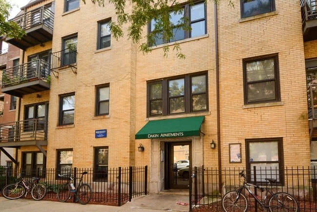 911 W Dakin St, Unit J04W