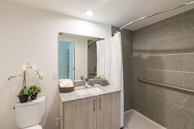 5961 SW 68th St in South Miami, FL - Building Photo - Building Photo