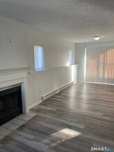 925 Oronoke Rd in Waterbury, CT - Building Photo - Building Photo