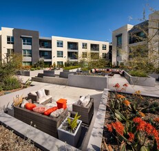 The Weddington in North Hollywood, CA - Foto de edificio - Building Photo