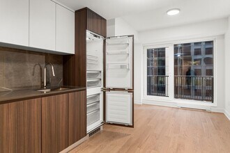 1528 Rue Sherbrooke O in Montréal, QC - Building Photo - Building Photo