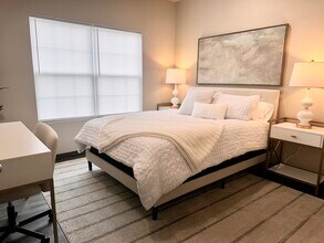 2411 S Jackson Ave, Unit 2411-2 in Joplin, MO - Foto de edificio - Building Photo