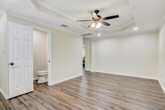 3702 Travis Dr in Beaumont, TX - Foto de edificio - Building Photo