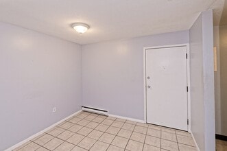 17 Weld St in Framingham, MA - Building Photo - Building Photo