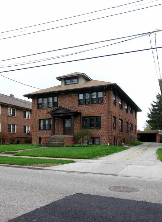 700 Sackett Ave in Cuyahoga Falls, OH - Building Photo