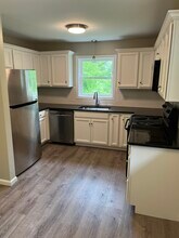 4 Charles Ln in Amherst, MA - Building Photo - Building Photo