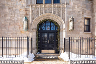 3800 N Lake Shore Dr in Chicago, IL - Foto de edificio - Building Photo