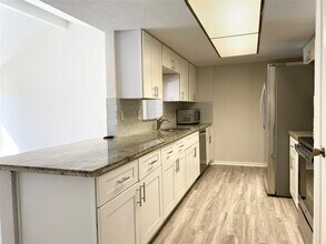 2202 Windy Meadow Dr in Sugar Land, TX - Building Photo - Building Photo