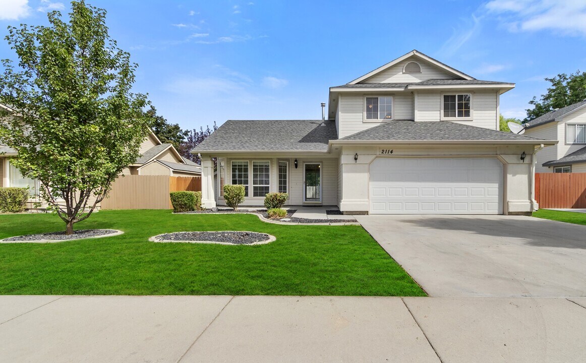 2114 E Olympic Ave in Nampa, ID - Building Photo