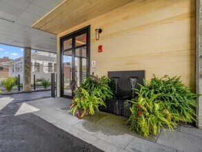 116 Sherman St, Unit 201 in Fairfield, CT - Building Photo - Building Photo