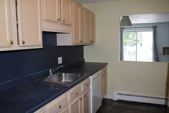 276 Albion St, Unit 24 in Wakefield, MA - Building Photo - Building Photo