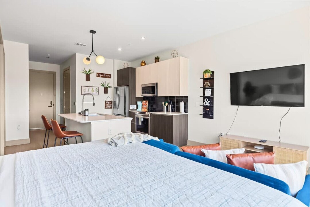 1055 Brady Ave NW in Atlanta, GA - Building Photo