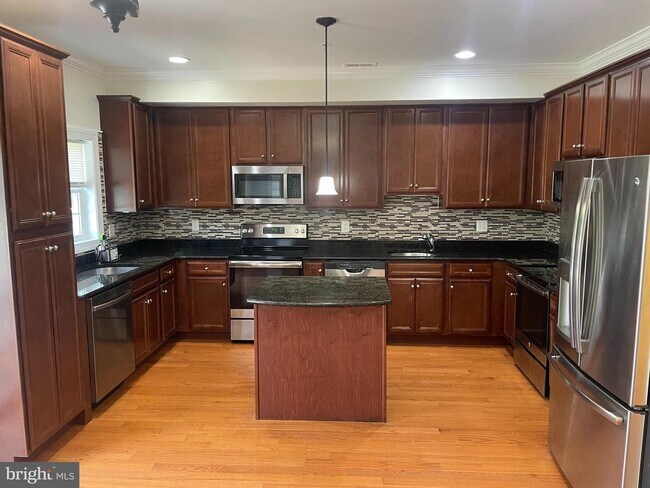 3707 Fords Ln in Baltimore, MD - Building Photo - Building Photo