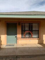 812 S Elgin Ave in Portales, NM - Building Photo