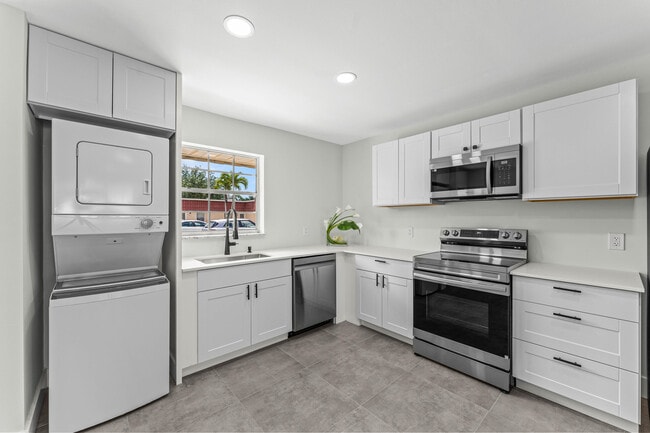711 Laconia Cir in Greenacres, FL - Building Photo - Building Photo