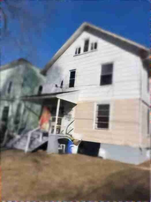 215 E Miller St in Elmira, NY - Building Photo