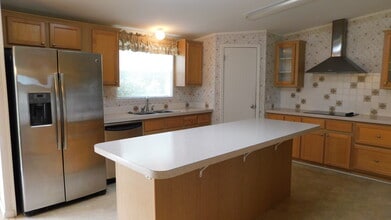 11018 SW Thornton Ave in Arcadia, FL - Building Photo - Building Photo