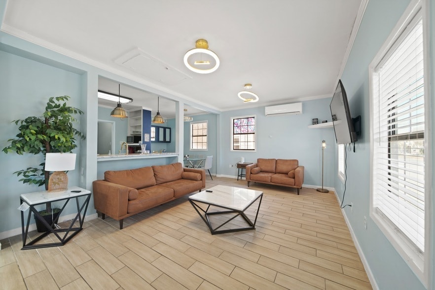 1015 9th St, Unit A in Galveston, TX - Building Photo