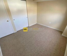 369 Dorchester St, Unit C5 in Boston, MA - Building Photo - Building Photo